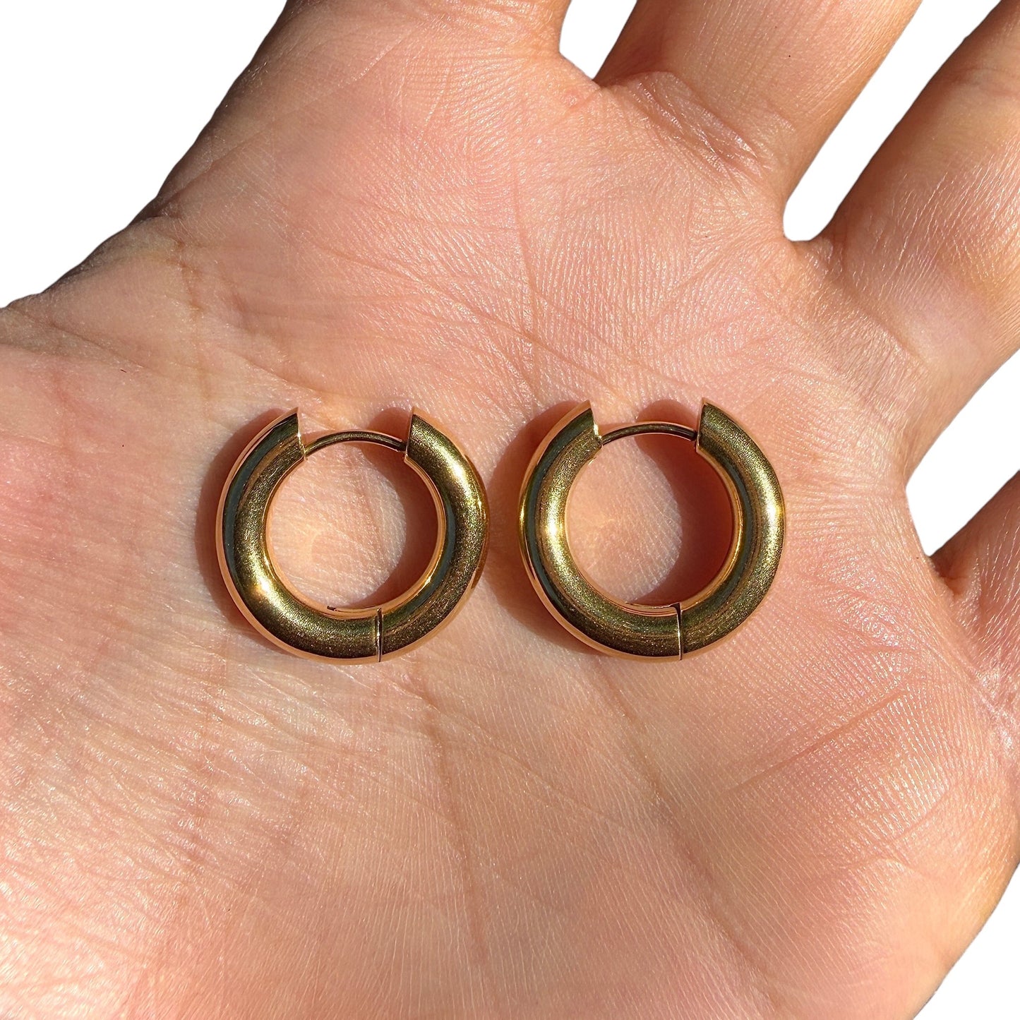 Gold Hoop Earrings 19mm Chunky Round Hinged Hoops