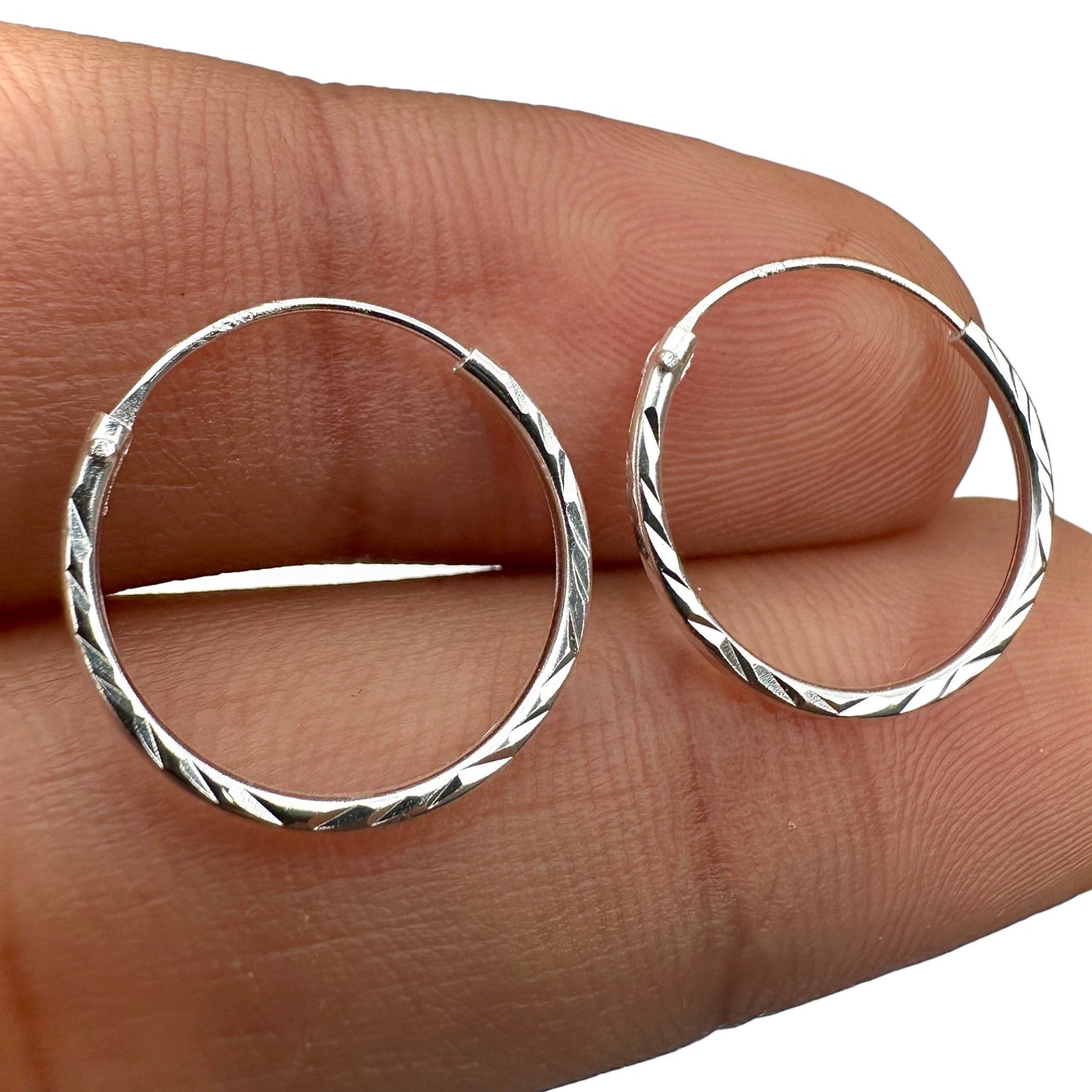 925 Sterling Silver Diamond Cut Hoop Earrings 16mm Thin Lightweight Hoops