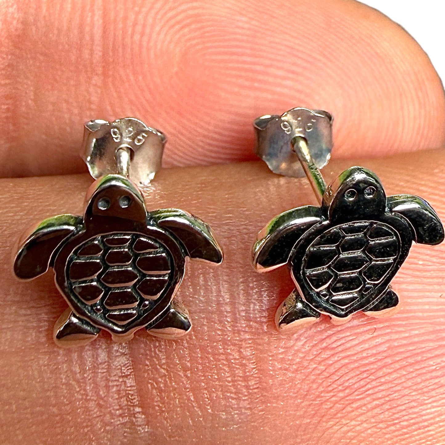 Sea Turtle Stud Earrings in 925 Sterling Silver, 15mm