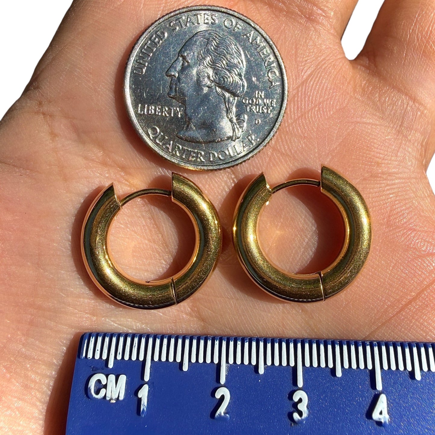 Gold Hoop Earrings 19mm Chunky Round Hinged Hoops