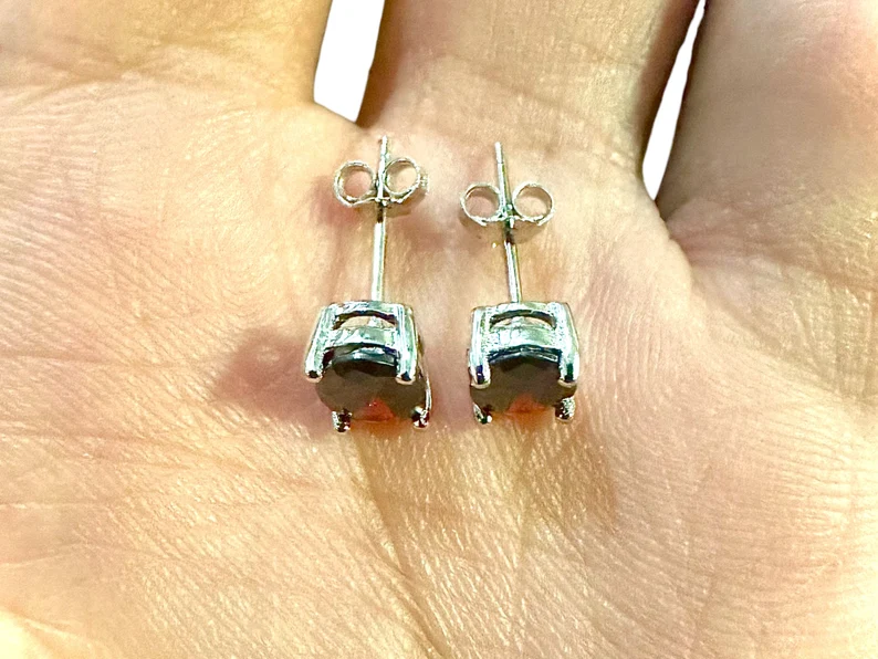 7x4MM Oval Garnet 925 Sterling Silver Earrings Studs