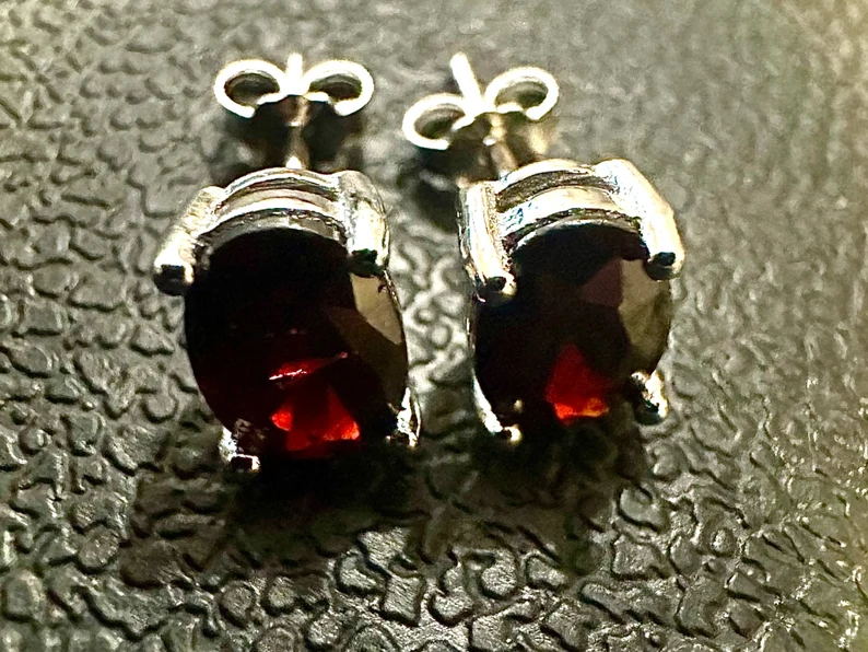 7x4MM Oval Garnet 925 Sterling Silver Earrings Studs