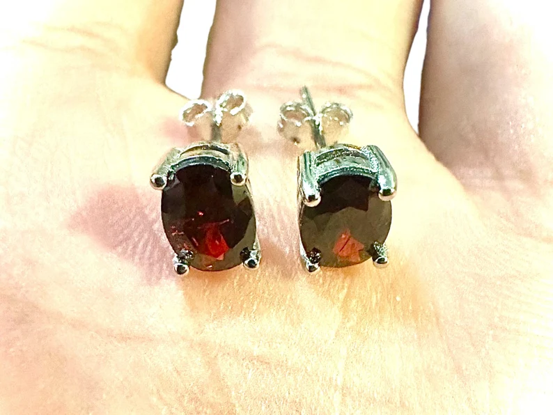 7x4MM Oval Garnet 925 Sterling Silver Earrings Studs