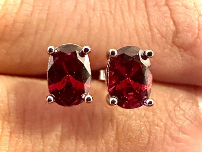 7x4MM Oval Garnet 925 Sterling Silver Earrings Studs