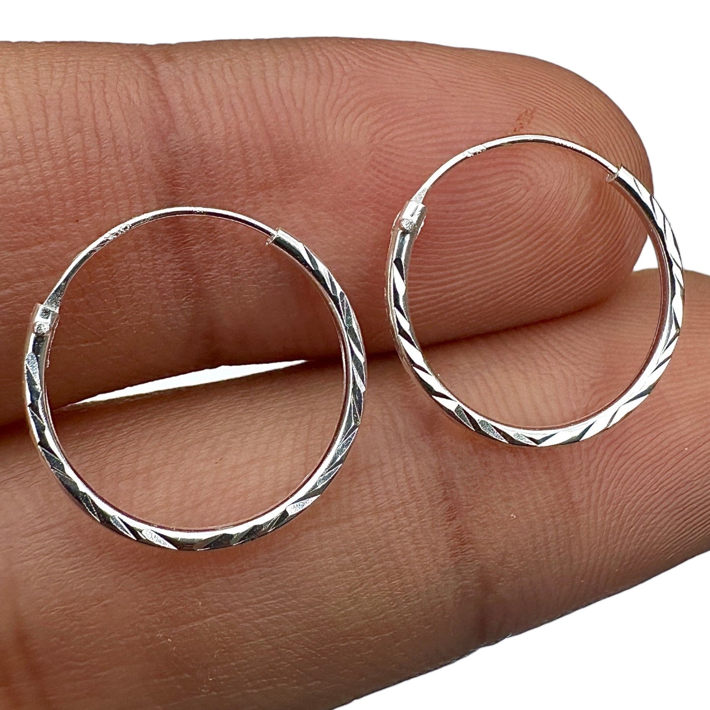 925 Sterling Silver Diamond Cut Hoop Earrings 16mm Thin Lightweight Hoops
