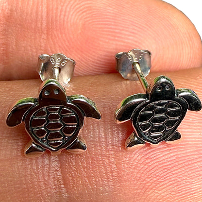 Sea Turtle Stud Earrings in 925 Sterling Silver, 15mm