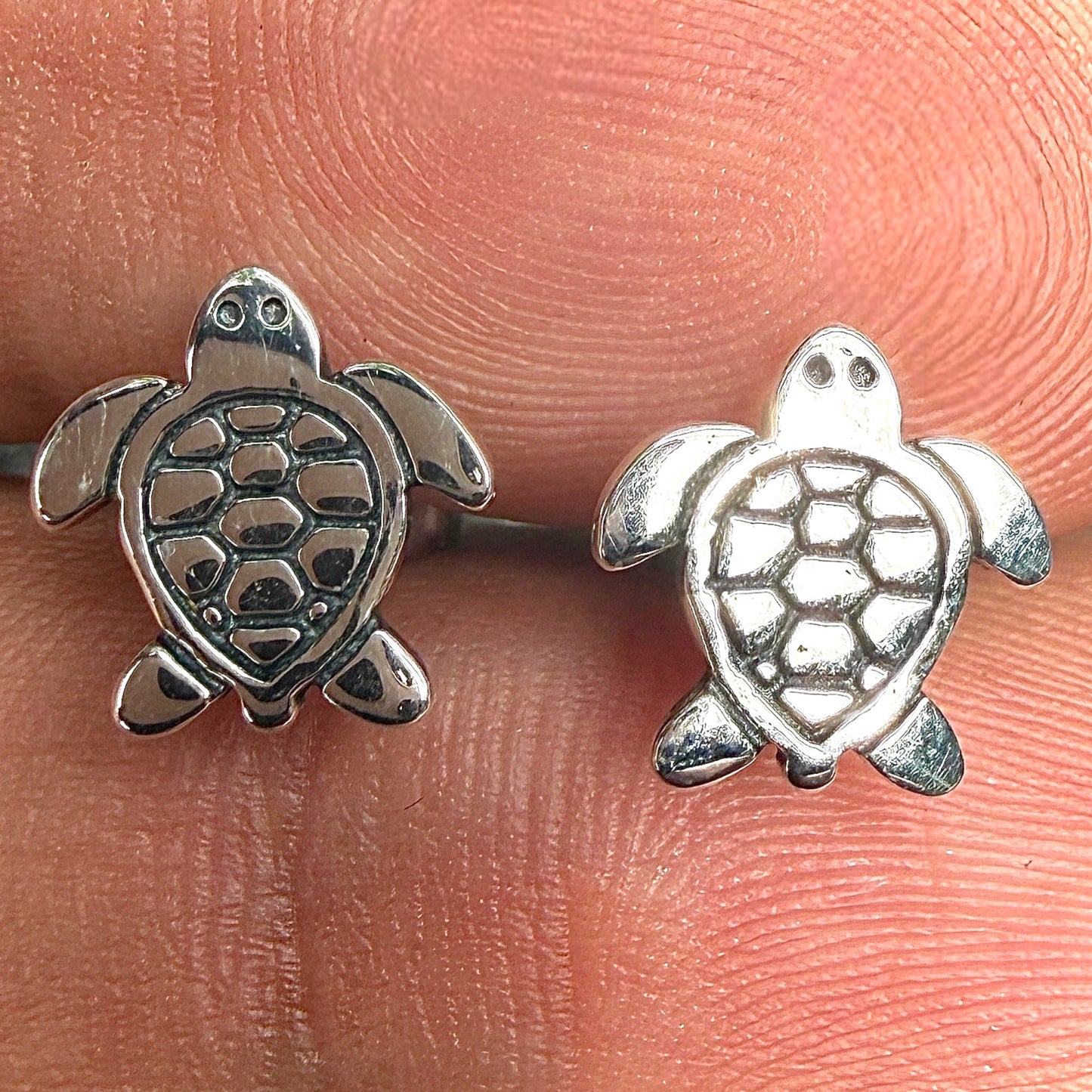 Sea Turtle Stud Earrings in 925 Sterling Silver, 15mm