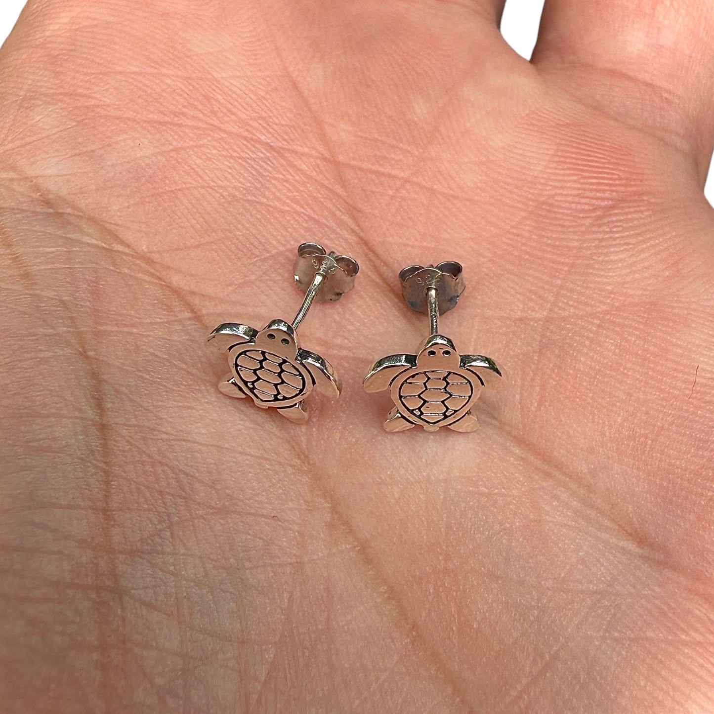 Sea Turtle Stud Earrings in 925 Sterling Silver, 15mm