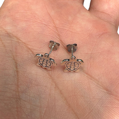 Sea Turtle Stud Earrings in 925 Sterling Silver, 15mm