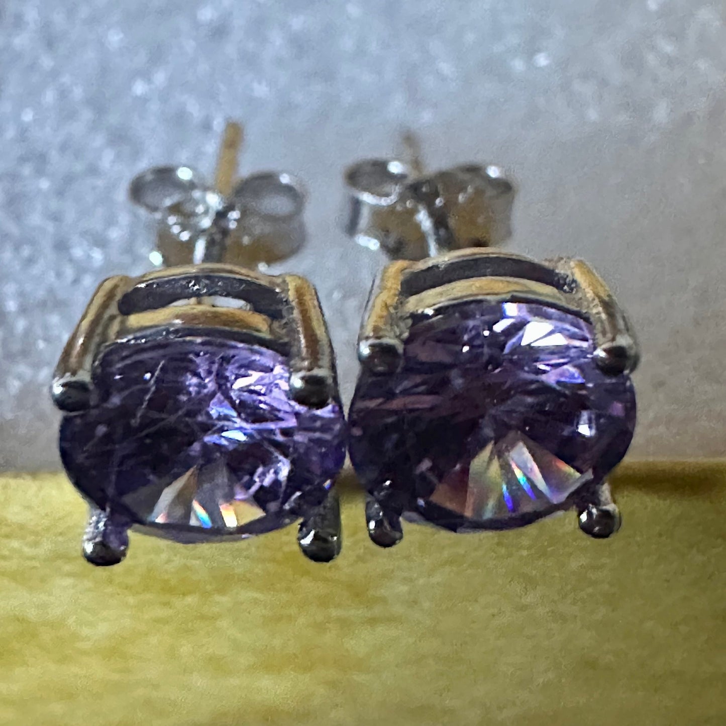 925 Sterling Silver Round Cut Amethyst Stud Earrings - LEOPRA