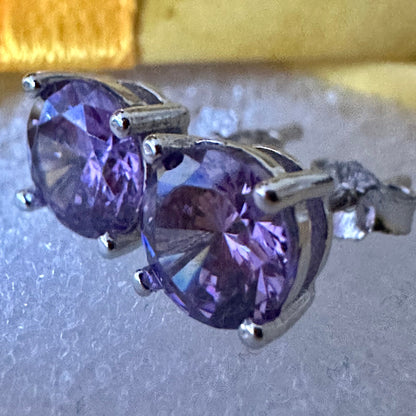 925 Sterling Silver Round Cut Amethyst Stud Earrings - LEOPRA