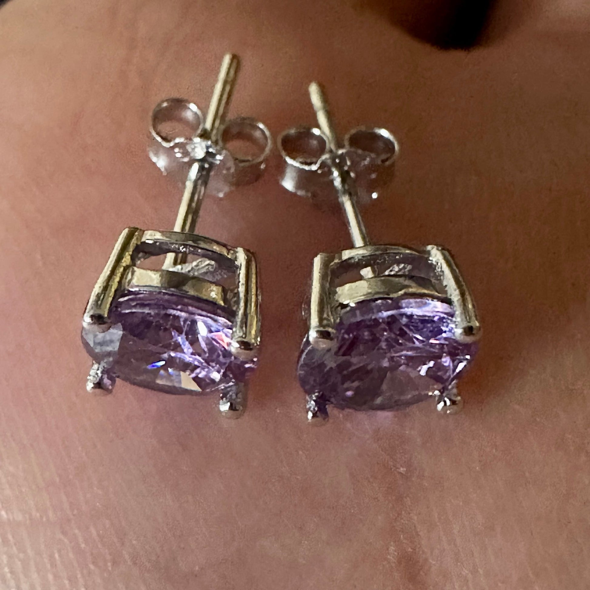 925 Sterling Silver Round Cut Amethyst Stud Earrings - LEOPRA