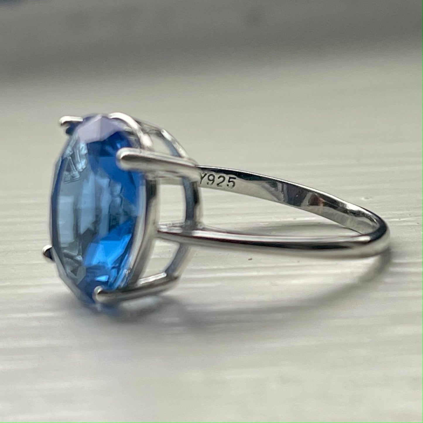 Gorgeous Tanzanite Oval Cut 925 Sterling Silver - LEOPRA