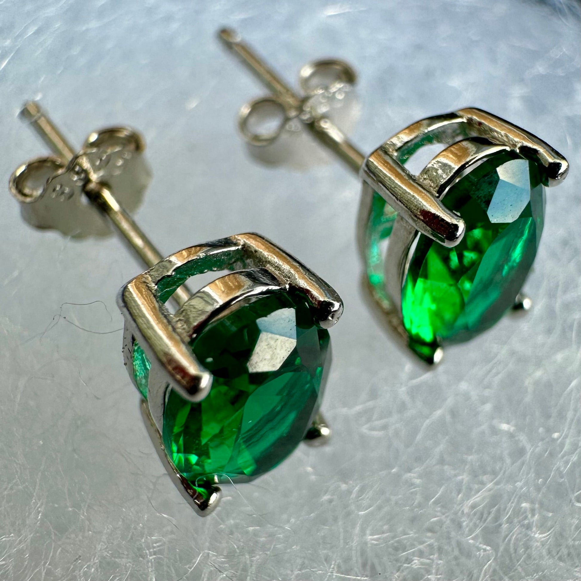 Oval Cut Emerald 925 Sterling Silver Stud Earrings - LEOPRA